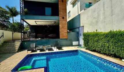 Casa a venda em Condomínio com 03 Quartos, Sendo 01 Suíte - NEW VILLE