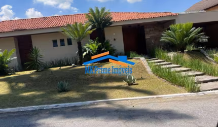 Casa Térrea com 4 Suítes, Mobiliada com 900m² no Alphaville Residencial 5.