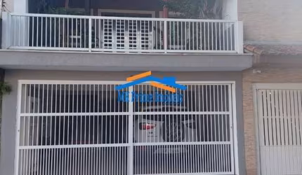Sobrado 3 Dormitórios sendo 1 Suíte, 2 Vagas de Garagem - Cidade das Flores