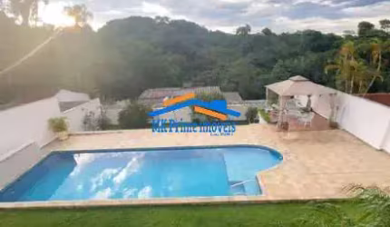 Casa ampla com piscina no condomínio Residencial Parque São Paulo - Cotia