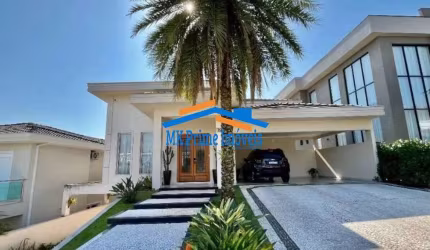 Casa alto padrão Condomínio Santa Maria, 4 quartos, 2 suítes e piscina.