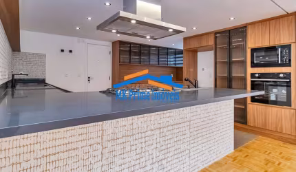 Apartamento  220,95m² com 3 dormitórios sendo 1 suíte na Haddock Lobo.