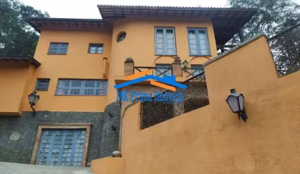 Condomínio Inpla - 5 Dorm. sendo 2 Suítes - Lareira
