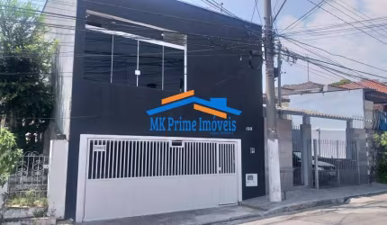 Casa Assobradada de 100m² com Suíte, Ar-Condicionado e 2 Vagas.
