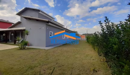 Casa de Alto Padrão com 4 Suítes, Lazer Completo e Segurança 24h.