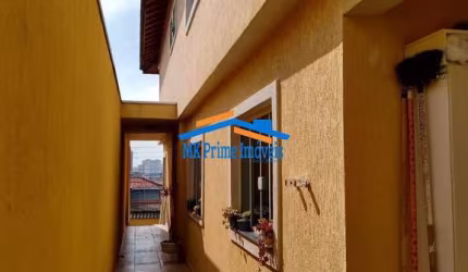 Sobrado com 3 Suítes, Churrasqueira e Garagem para 8 Carros.