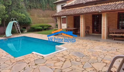 Oportunidade: Linda Residência na Granja Viana, com 3 suítes, piscina!!!