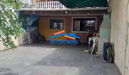 Excelente sobrado com 2 dormitórios sendo 1 suíte e 6vagas de garagem.