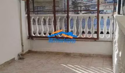 Sobrado de 3 Dormitórios, Suíte e Vaga Coberta.