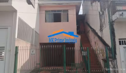 Ótima Casa Assobradada com 2 Dormitórios e 2 Vagas de Garagem.