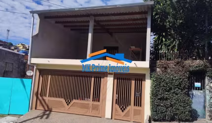 2 Casas Térreas + Andar Superior – Ótima Área de Lazer e Vagas Cobertas.
