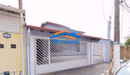 Excelente casa Térrea com 3 Dormitórios sendo 1 Suíte e 4 Vagas de Garagem.