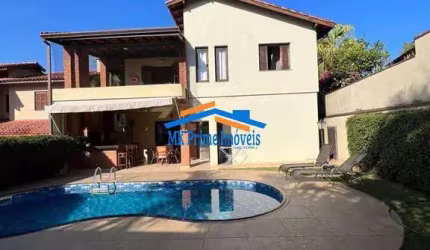 Sobrado com 3 Dormitórios sendo 1 Suíte - Piscina - 2 Vagas
