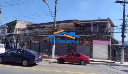 Imóvel com 4 Salões + 4 Casas – Investimento com Retorno Imediato.