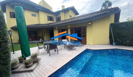 Sobrado em Condomínio com 3 Suítes e Piscina - Parque dos Príncipes/SP.