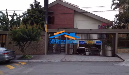 Casa Espetacular com 3 Suítes, Área de Lazer e 6 vagas - City América.