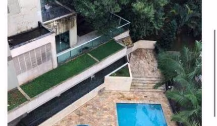 02 Quartos / Ótima Localização / Piscina - 62m²