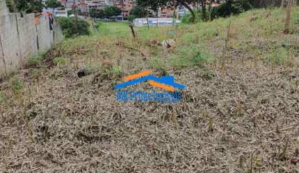 Terreno com leve declive 989 mts² com 20 mts de frente Beirando o rodoanel
