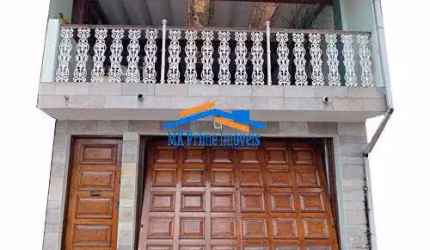 Casa Assobradada com 219 mts² construídos 3 dorm. - 2 vagas - Vila Osasco.
