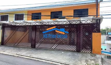 Sobrado 333m² com 3 dormitórios sendo 1 suíte em Campesina.