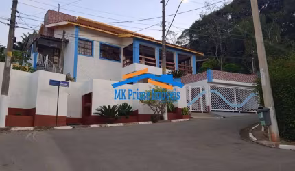 Sobrado com 511m² em Condomínio - Santana de Parnaíba. ACEITA PERMUTA.