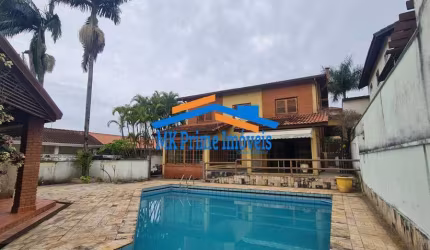 Linda casa em Condomínio 615m² com 3 dormitórios no Nova Higienopolis!!