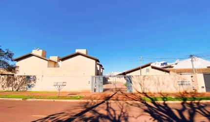 Casa no Condomínio La Ville