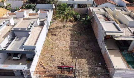 Terreno à Venda no Bairro Rita Vieira