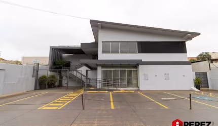 Imóvel comercial na Rua Antônio Maria Coelho