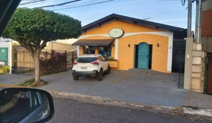 Casa comercial no bairro Jardim dos Estados