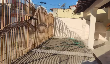 Casa para Venda em Governador Valadares, Esperança, 4 dormitórios, 1 suíte, 3 banheiros, 3 vagas