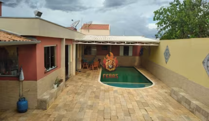 Casa com 4 dormitórios à venda, 200 m² por R$ 700.000,00 - Vila Doutor Laurindo - Tatuí/SP
