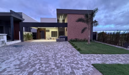 Casa térrea a venda no Condomínio Alphaville Castelo com 4 suítes em Itu/SP