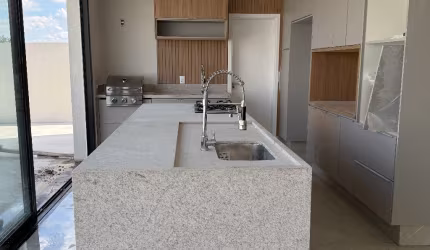 Casa térrea a venda no Condomínio Alphaville Castelo com 4 suítes em Itu/SP
