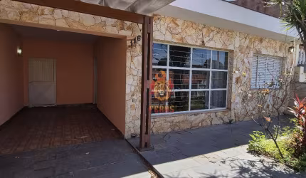 Casa à venda com 4 dormitórios, sendo 1 suíte e 2 banheiros no Jardim Paraíso em Votorantim/SP