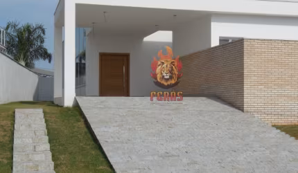 Casa Térrea à Venda com 3 suítes, sendo 1 suíte Master com closet no Residencial Evidence!