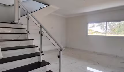 Linda Chácara em Condomínio Fechado, de  1.000m2, com  422m2 de área Construída, com Muito Verde no Vitassay em Boituva -SP