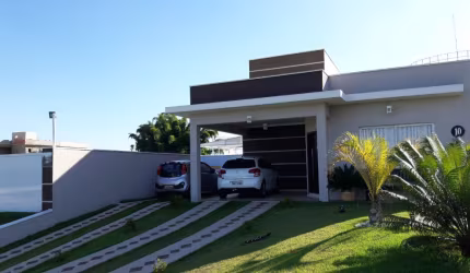 Linda Casa Térrea com 220m2 em Condomínio Fechado Solares Resort em  Boituva - SP.