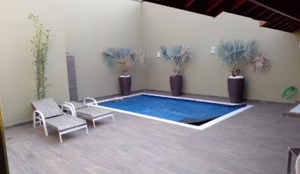 Linda Casa Térrea com 230m2 no Recanto Primaveras  em  Boituva - SP.