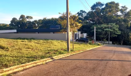 Ótimo Terreno em Condomínio Fechado 24hs  Solares de  480m2,  em Boituva - SP