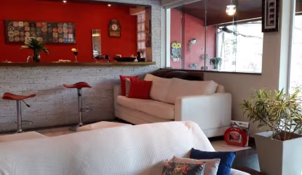 Linda Casa Térrea com 03 Dormitórios e 05 banheiros à Venda 368 m²  no   jardim  Tapera  em  São Paulo - SP