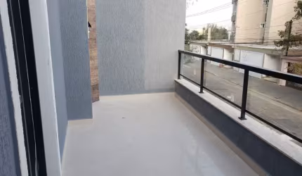 Lindo Sobrado com 02 Dormitórios Sendo  02 Suítes e 03 banheiros à Venda, 140m²  na  Vila Gilda  em Santo André - SP