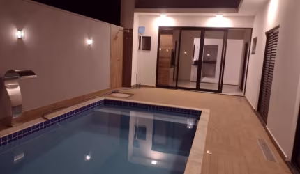 Linda Casa Térrea com 161m2 no Portal Ville Jardins em  Boituva - SP.
