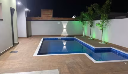 Linda Casa Térrea de 202m2, e Terreno 420m2, em Condomínio Fechado Solares Resort em Boituva- SP.