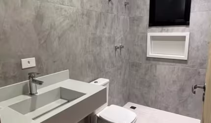 Lindo Sobrado com 03 Dormitórios  Sendo 3 Suíte e  05 banheiros à Venda, 170 m²  no Bairro Independência  em São Bernardo do Campo - SP