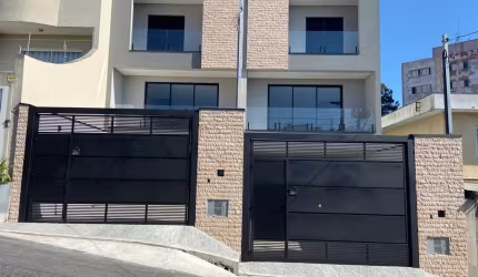 Lindo Sobrado com 03 Dormitórios  Sendo 03 Suítes e  04 banheiros à Venda, 198 m²  no Bairro  Valdibia  em São Bernardo do Campo - SP