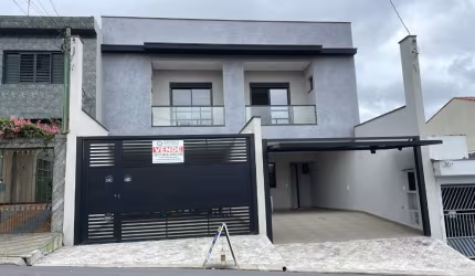 Lindo Sobrado com 03 Dormitórios  Sendo 03 Suítes e  05 banheiros à Venda, 170 m²  no Bairro  Assunção  em São Bernardo do Campo - SP