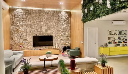 Linda Casa Térrea  Com 400m2 de Área Construída,  em Condomínio Fechado Portal dos Lagos com 1.100m2  de Terreno em  Boituva - SP.