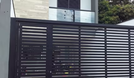 Lindo Sobrado com 03 Dormitórios sendo 03 Suítes  à Venda,  170m² no Bairro  Assunção  em São Bernardo do Campo - SP