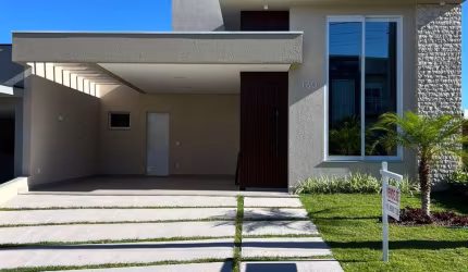 Linda Casa Térrea de 150m² de área Construída e Terreno 250m² à venda no excelente Condomínio Fechado Viena em Indaiatuba- SP.